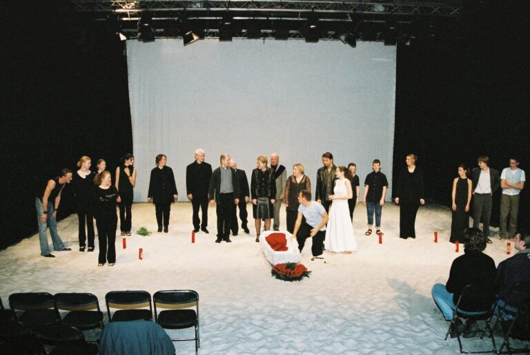 2001 11 Romeo & Julia